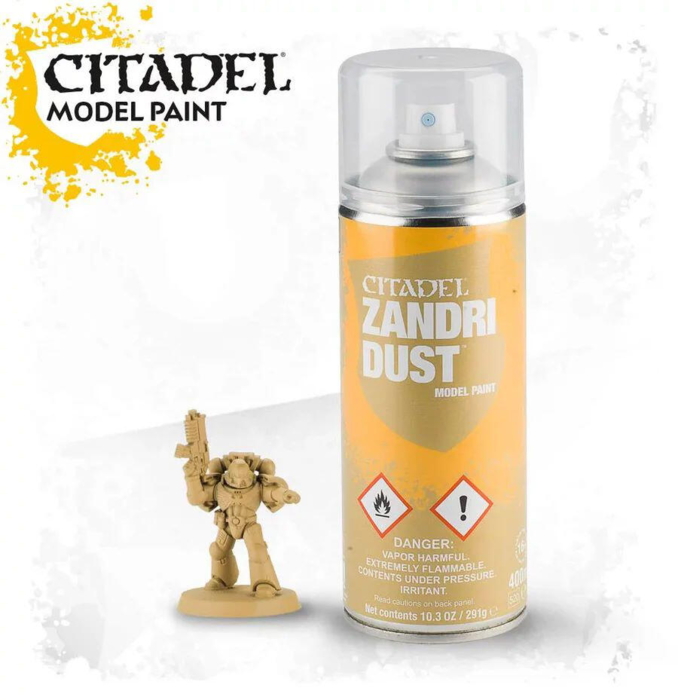 Zandri Dust Spray maling fra Citadel Colour; 400 ml .