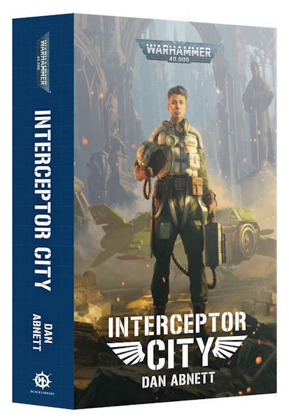 Følg med når en pensioneret pilot tvinges tilbage i kamp