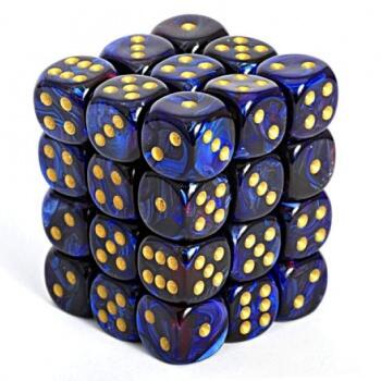Chessex 12 mm Dice Block – Scarab, Royal Blue med Guld er et flot sæt terninger, der minder om egyptisk royalitet
